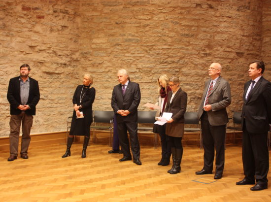 Riigikogu liikmed Rait Maruste ja Margus Hanson hetk enne näituse avamist